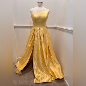 Yellow One-Shoulder Long Formal Dress With Slit
